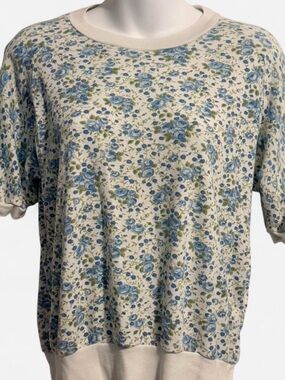Vtg Women’s Liz Thomas Cream and Blue Floral Short Sleeve Women's Top, Sz Small